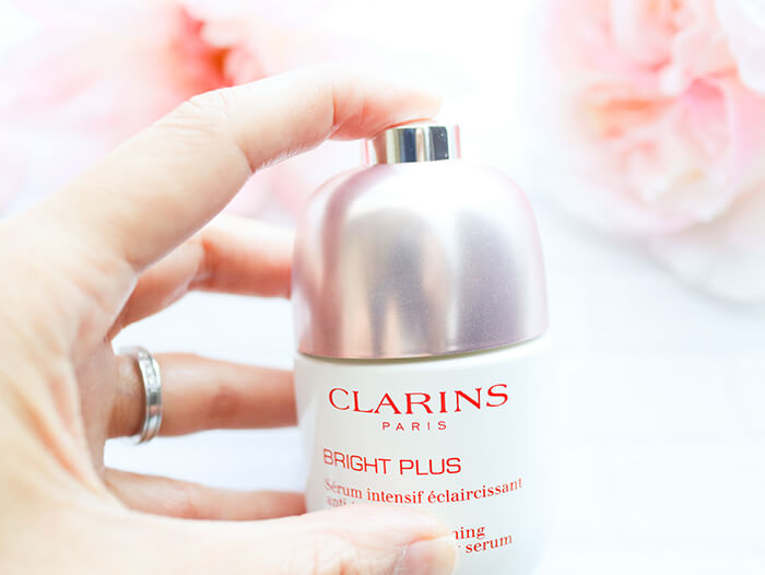 クラランスの最新薬用美白美容液「ブライトプラスブライトニングセラム」